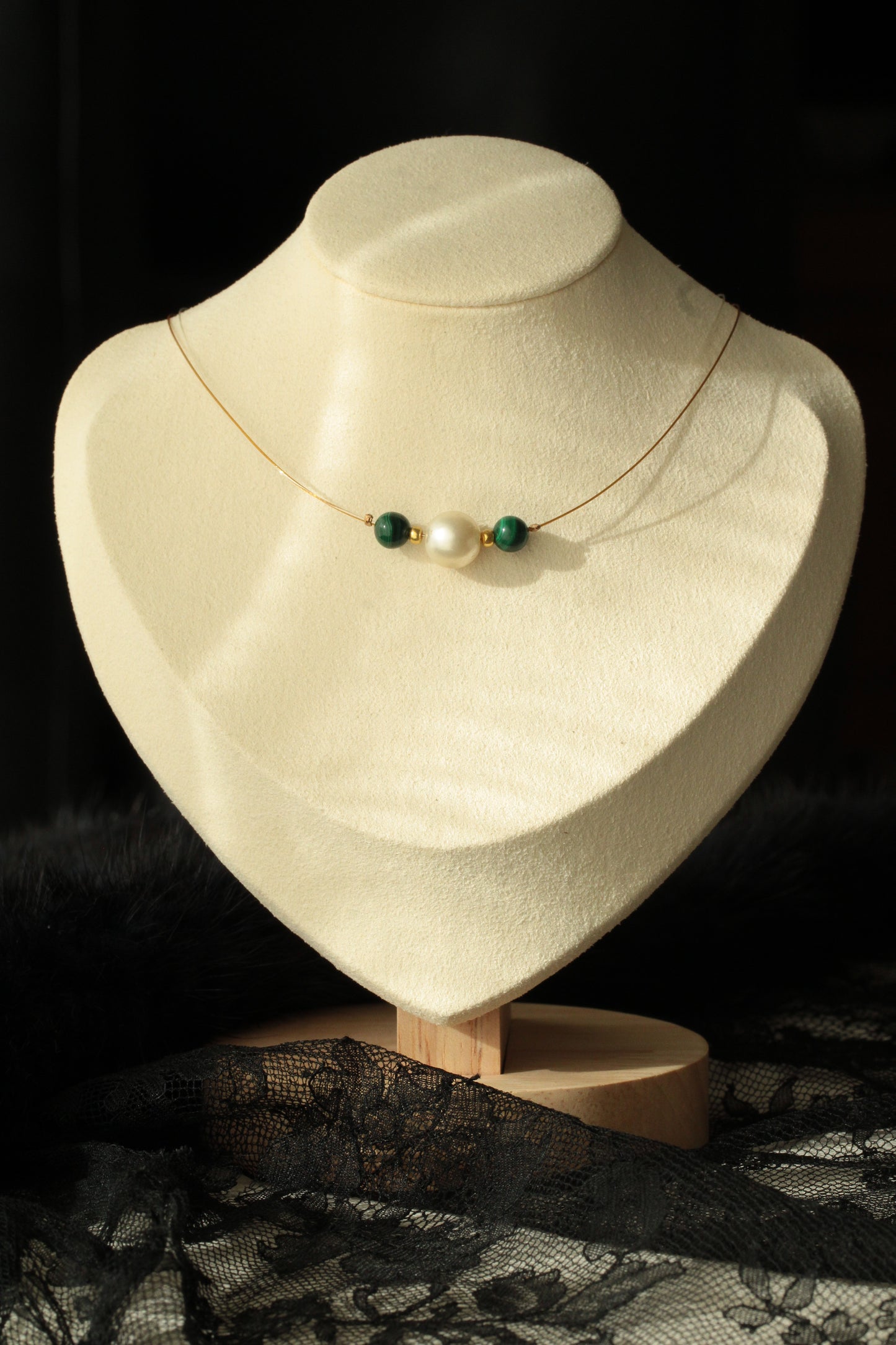 Collier ras de cou II - Renaissance